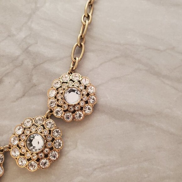 ✨ J.Crew Classic Rhinestones Pave Crystal Medallion Statement Necklace ✨ - Picture 6 of 16